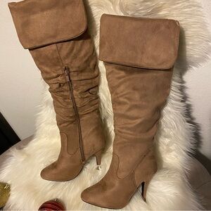 💕Beautiful Tan Over-the-Knee Boots💕